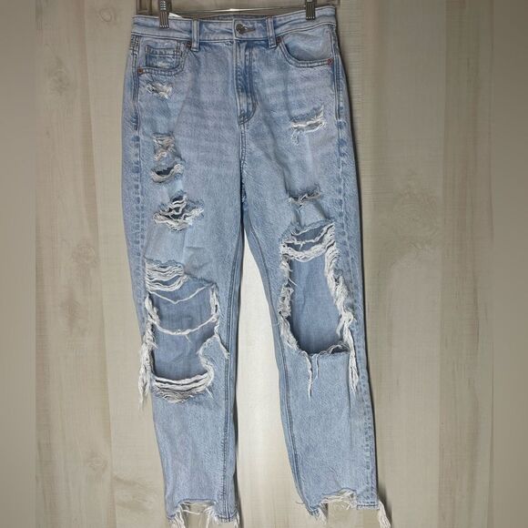American Eagle mom jeans distressed‎ light wash, size 4 regular - Picture 1 of 13